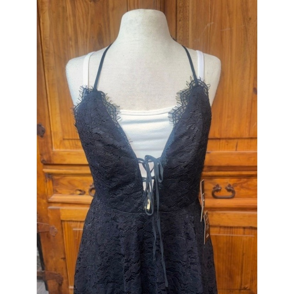 Lulus Black Lace Lace-Up V-Neck Cocktail Midi Dress Womens Medium NWT - Picture 2 of 9